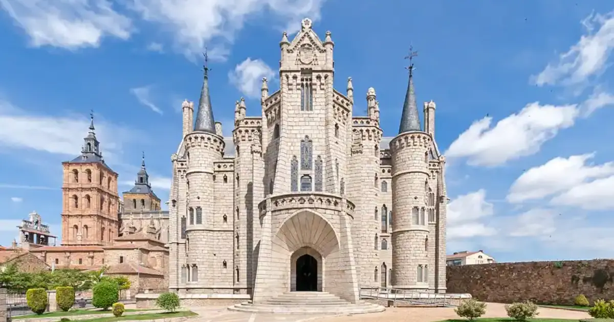 Palacio Episcopal de Gaudí y Catedral de Astorga — diseño web y SEO para negocios de la Maragatería